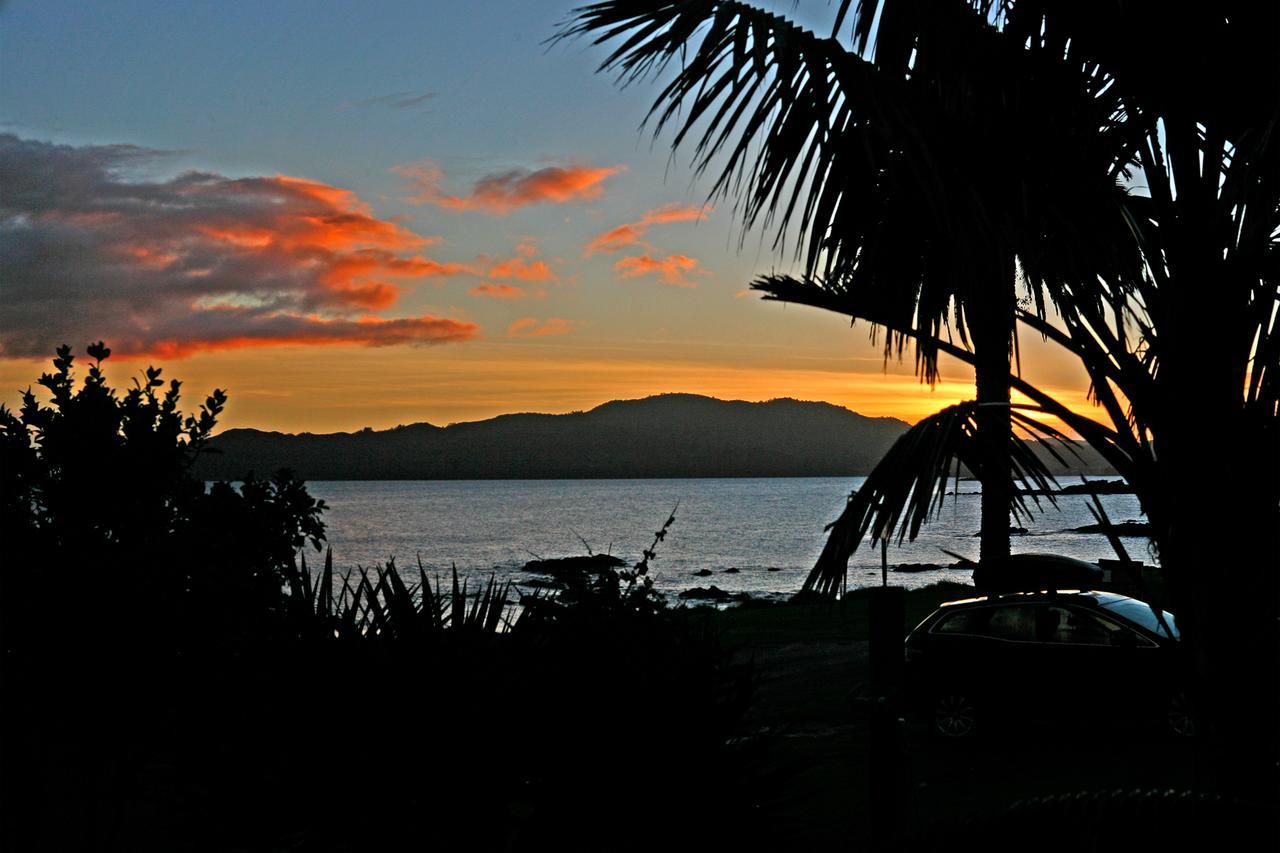 Driftwood Lodge Beachfront, Cable Bay, Northland Coopers Beach Exterior photo